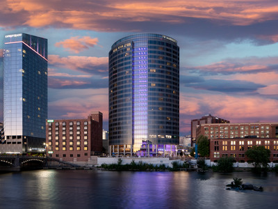 JW Marriott Exterior from River 2023
